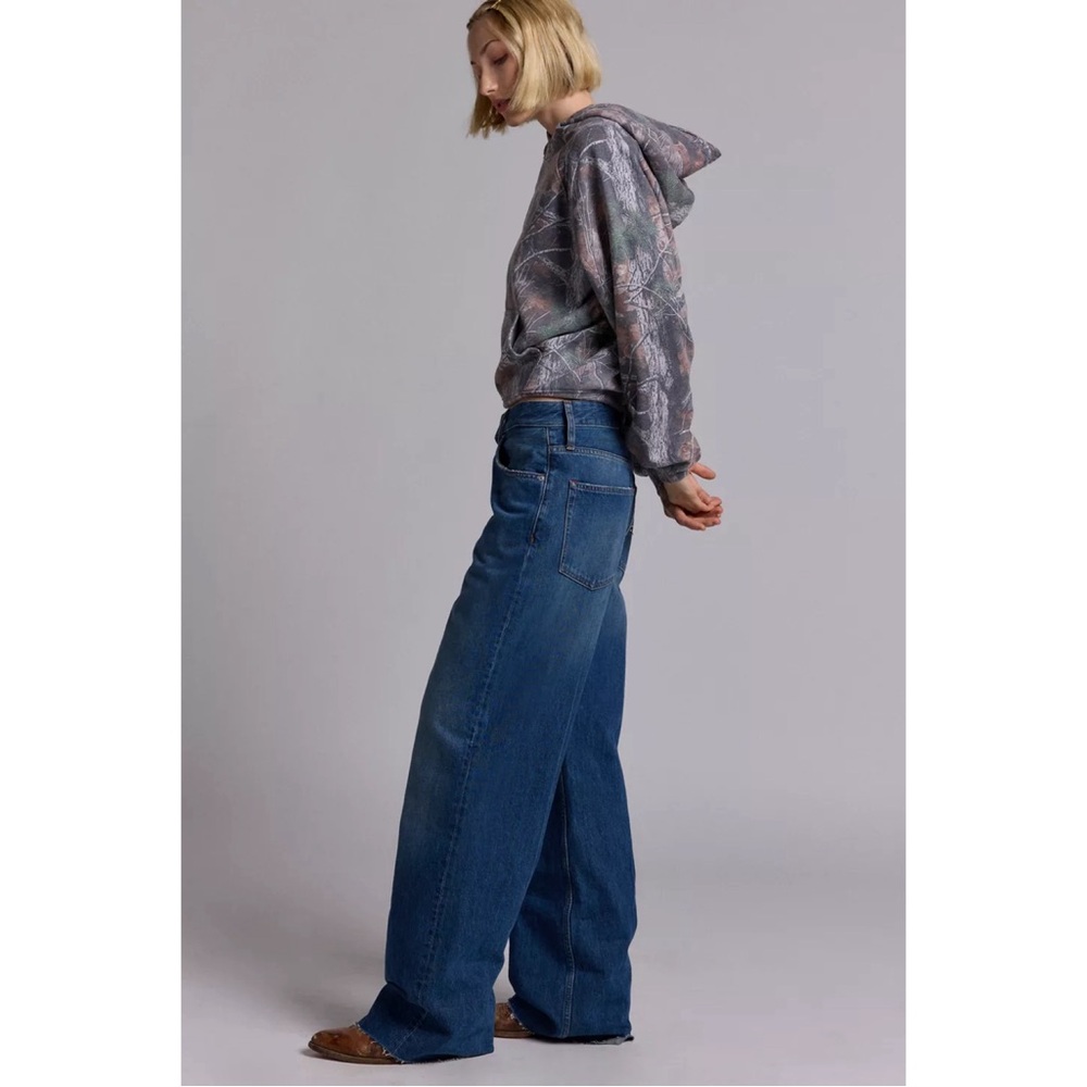 Tommy Jeans “Mia” with Studded Star Detail - Picture 2 of 4